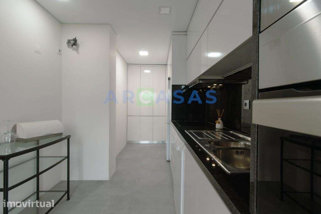 Apartamento T3 renovado com elevador, garagem e escritório no centro d - Grande imagem: 2/30