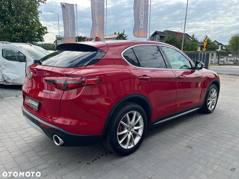 Alfa Romeo Stelvio - 6