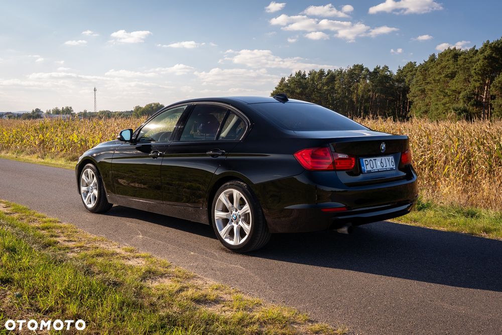 BMW Seria 3 320i - 14