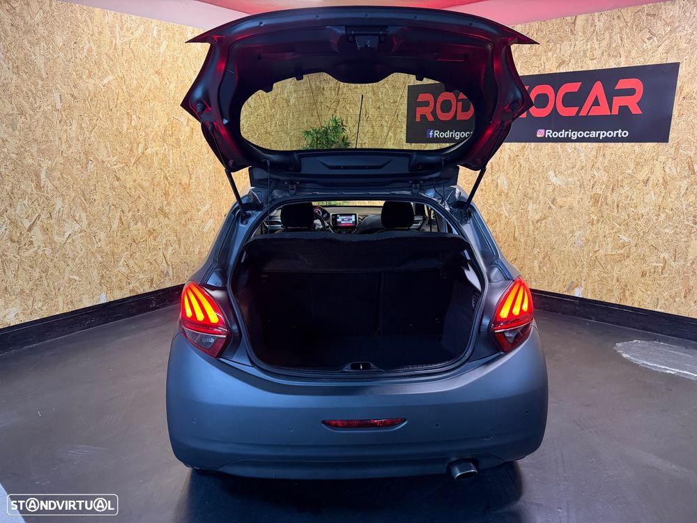 Peugeot 208 1.2 PureTech GT Line - 21