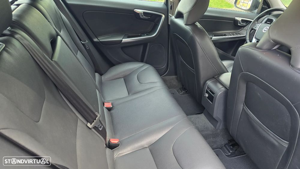 Volvo V60 2.0 D3 Summum - 53