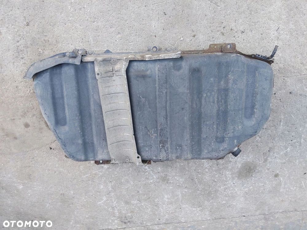 Avensis Verso 01-06r zbiornik bak paliwa 2,0 vvti - 5