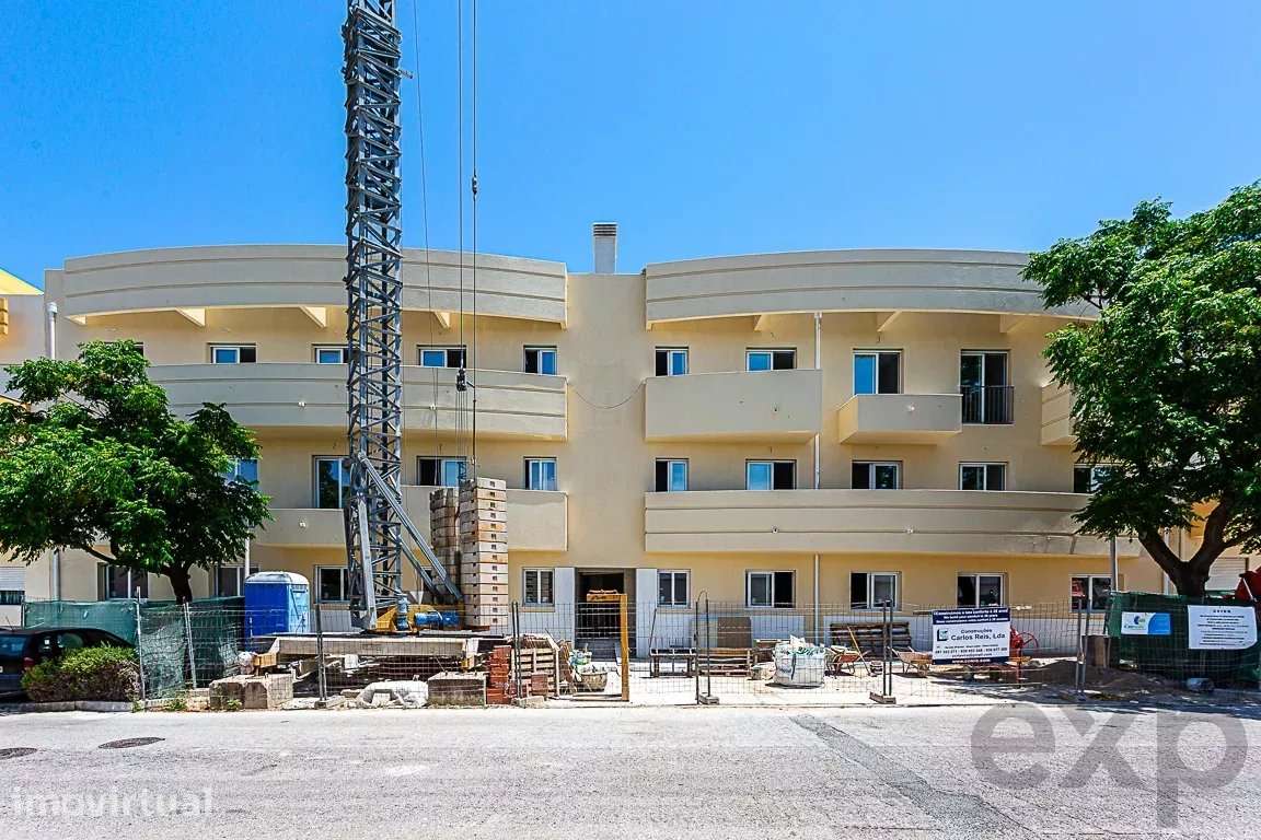 Apartamento T2 com Garagem Box – Novo Empreendimento – Tavira (São Ped - Grande imagem: 2/40