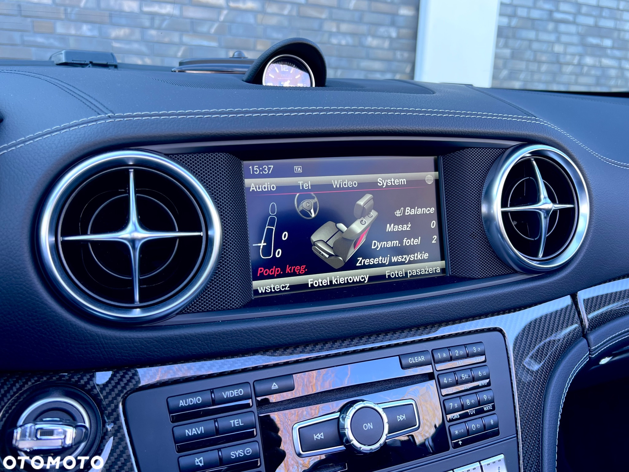 Mercedes-Benz SL 63 AMG AMG Speedshift MCT 7-Gang Sportgetriebe AMG Performance Package - 26