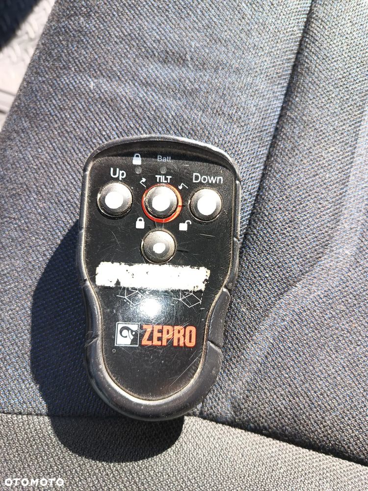 Iveco Daily KONTENER+ WINDA ZEPRO (750kg) 2.3 diesel 156 kM AUTOMAT 2017 WEBASTO, KAMERA, NAVI, GOTOWY DO PRACY! - 36