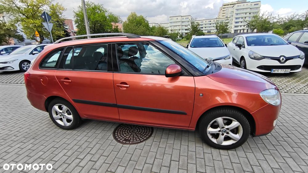 Skoda Fabia 2009 photo 3