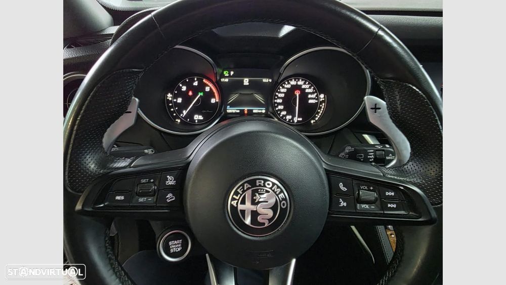 Alfa Romeo Stelvio 2.2 D Super AT8 — fotografia 18