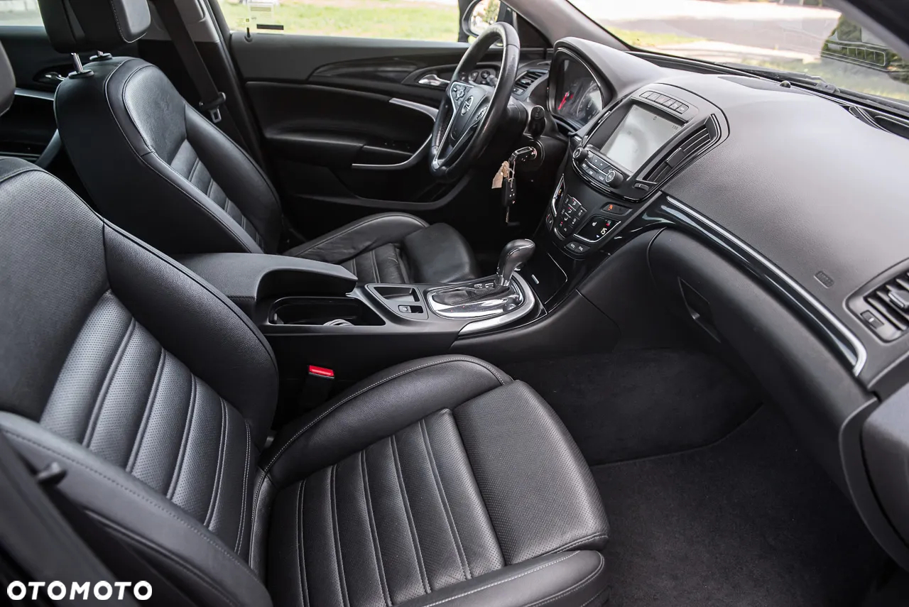Opel Insignia 2.0 SIDI Turbo 4x4 Sports Tourer - 9