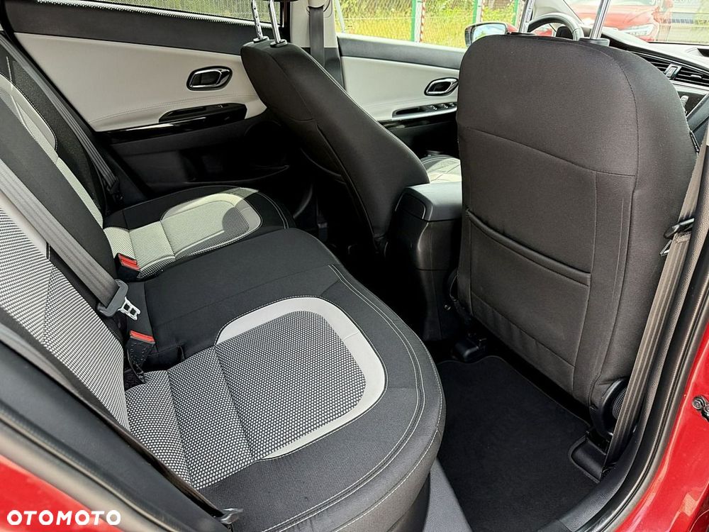Kia Ceed - 11