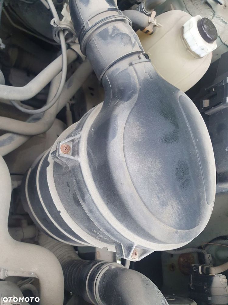 obudowa filtra powietrza Renault Megane 1 I 97r sedan 1.6 B 90kM przed FL - 2