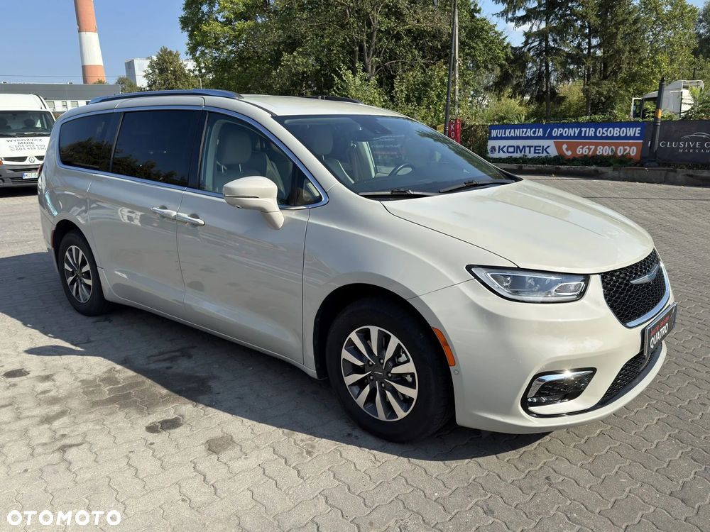 Chrysler Pacifica - 2