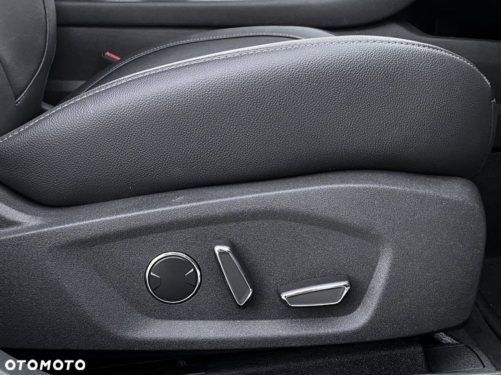 Ford Mondeo SW 2.0 TDCi S&S PowerShift-Aut Titanium - 37