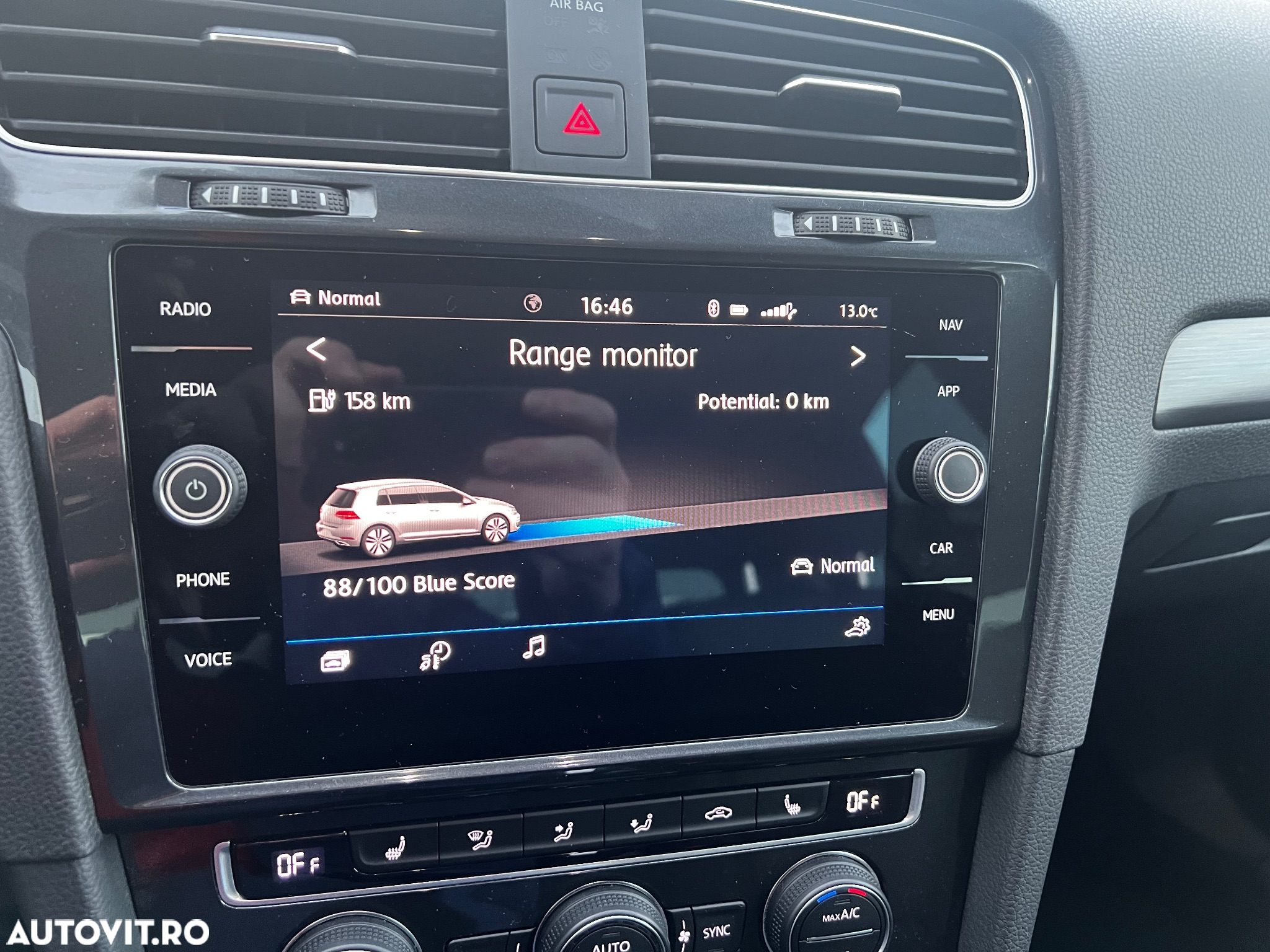 Volkswagen Golf e-Golf - 22