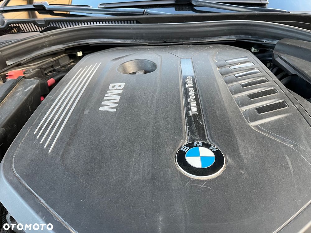BMW Seria 5 540i xDrive - 16