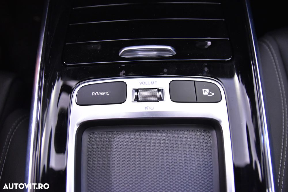 Mercedes-Benz GLA 180 d 8G-DCT - 19