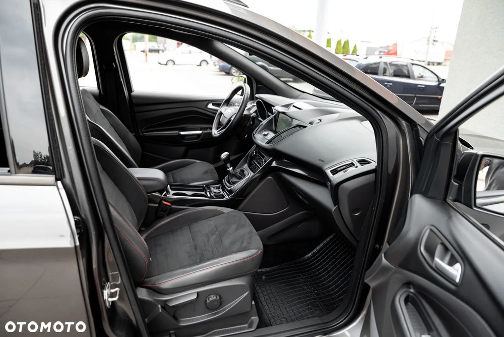Ford Kuga 1.5 EcoBoost 2x4 ST-Line - 22