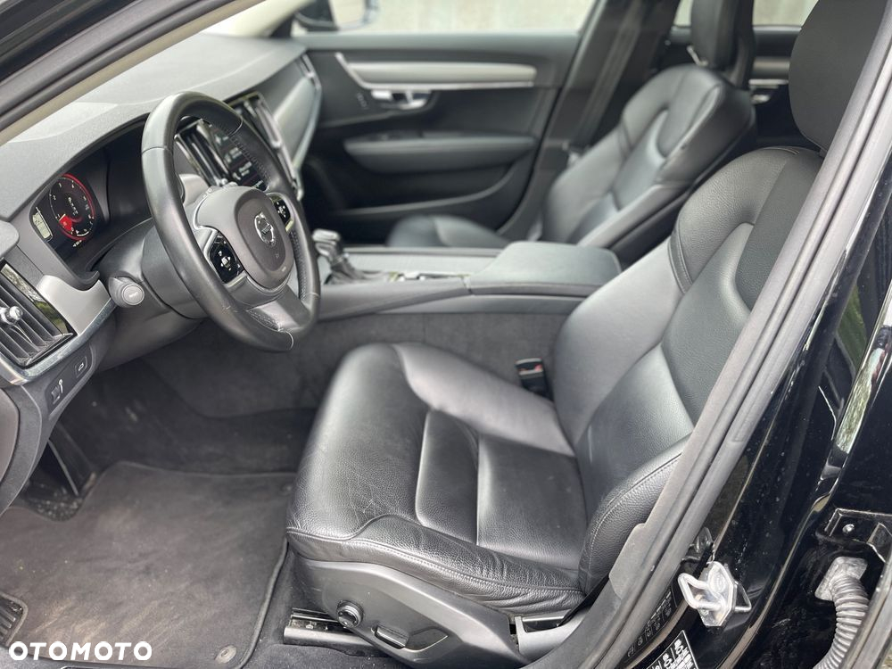 Volvo V90 D4 Momentum - 26