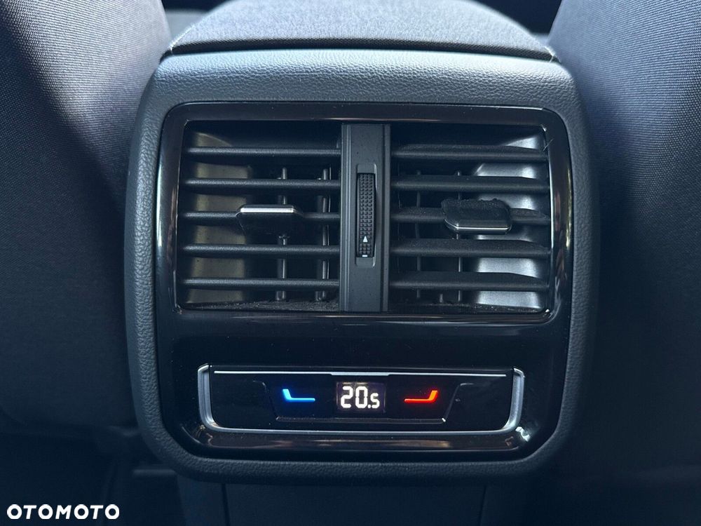 Volkswagen Passat - 37