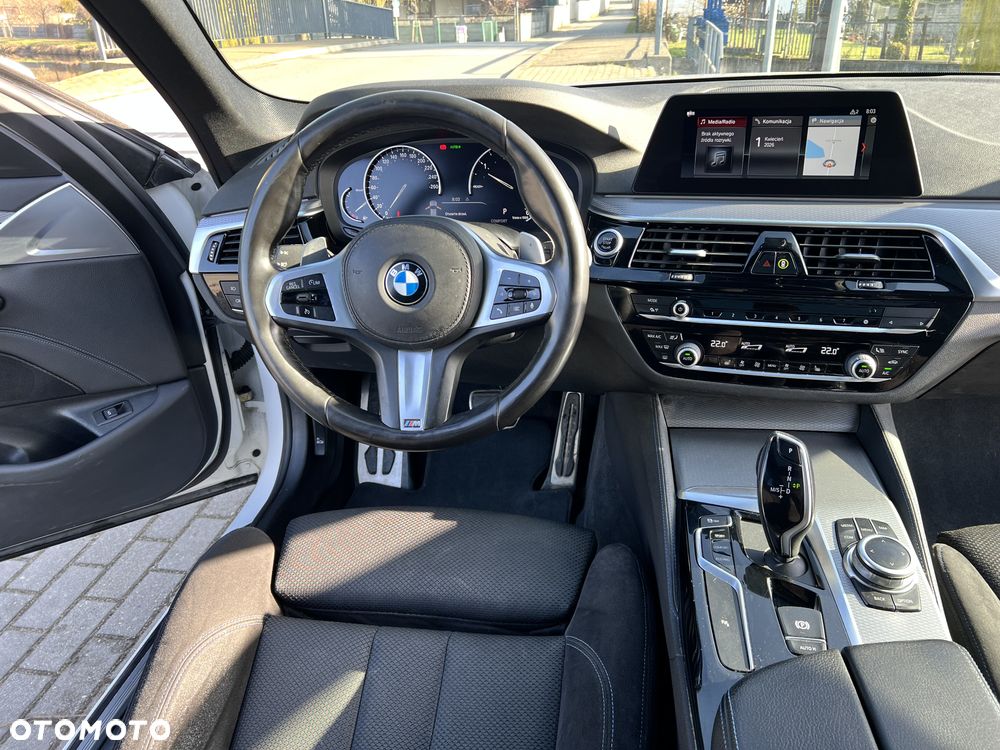 BMW Seria 5 520d M Sport - 29