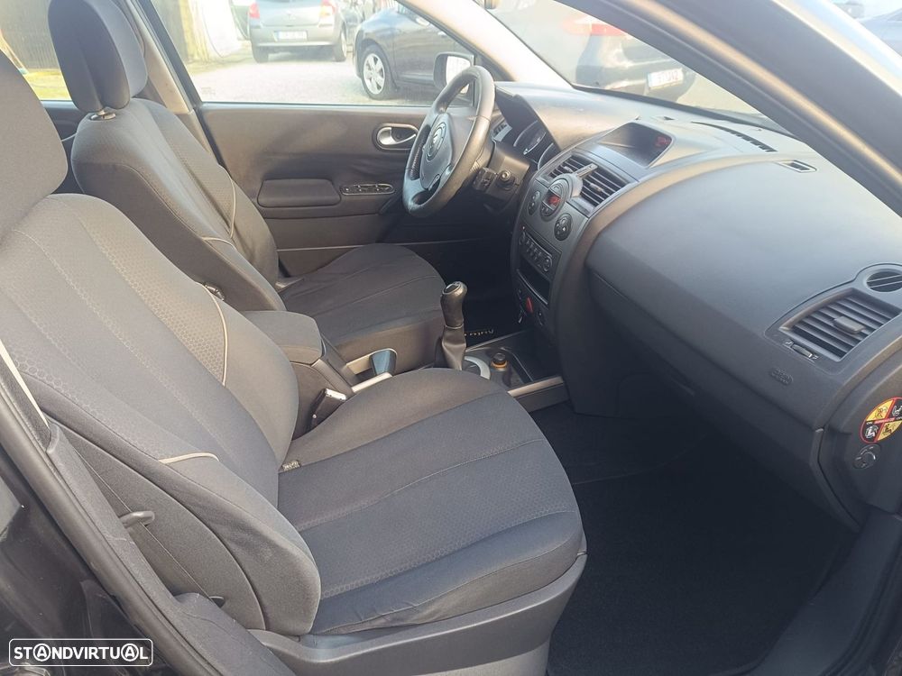 Renault Mégane 1.5 dCi Confort - 9