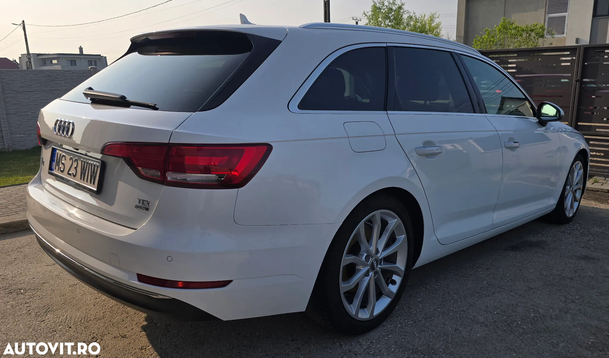 Audi A4 Avant 2.0 TDI ultra S tronic - 5