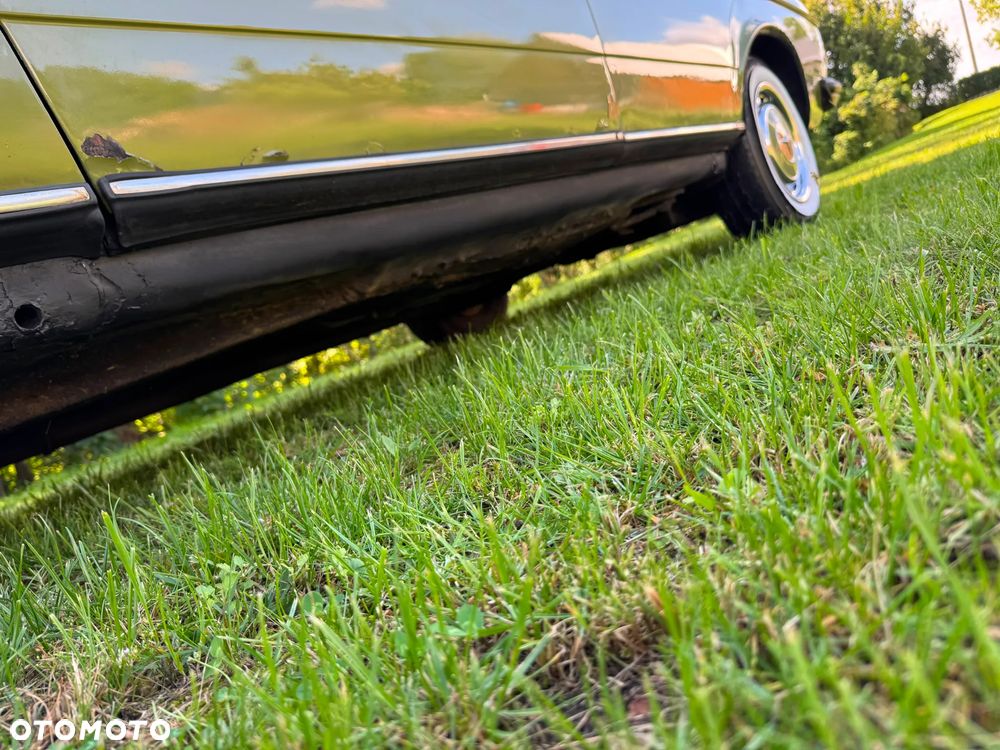 Mercedes-Benz W123 - 28