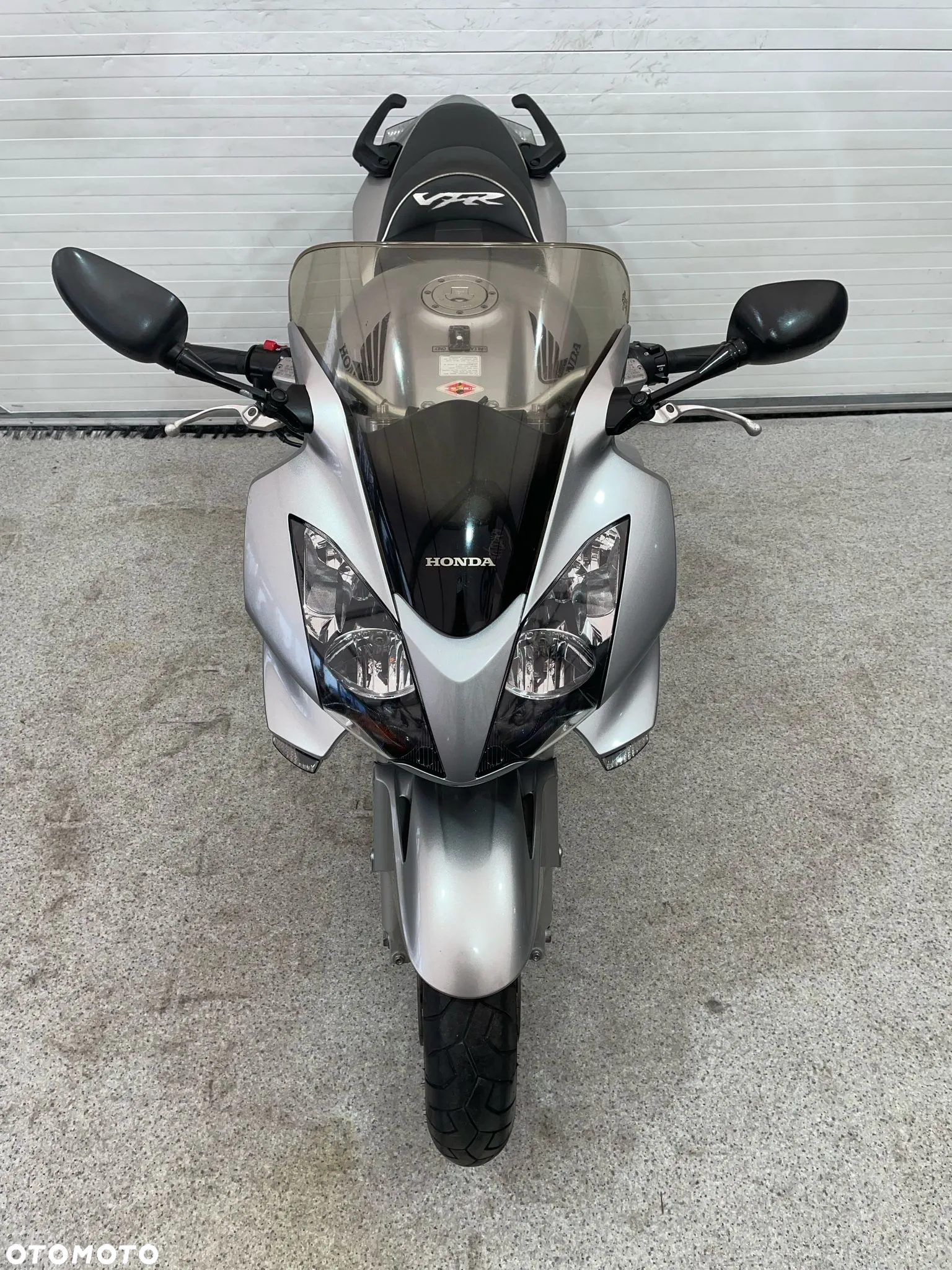 Honda VFR - 14