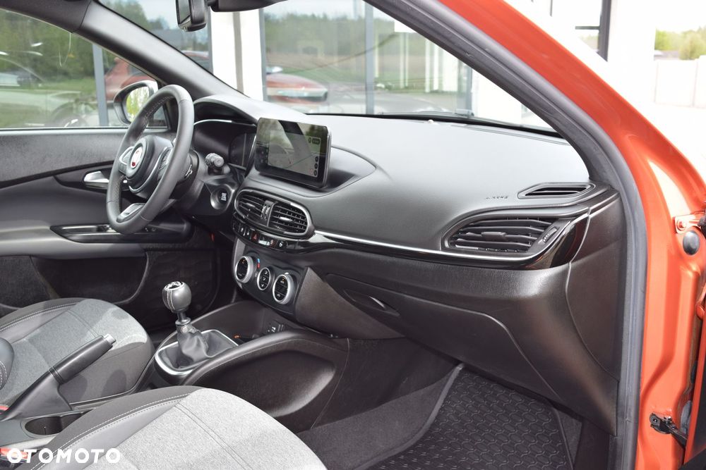 Fiat Tipo 1.6 MultiJet Cross - 21