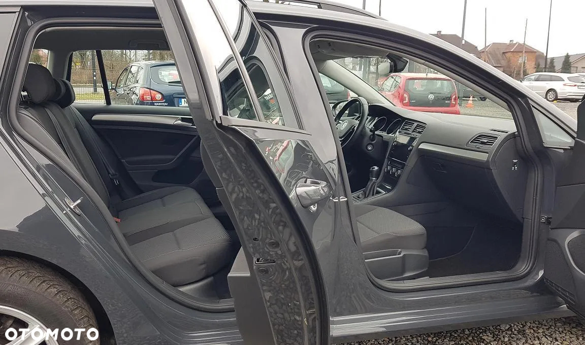Volkswagen Golf - 29