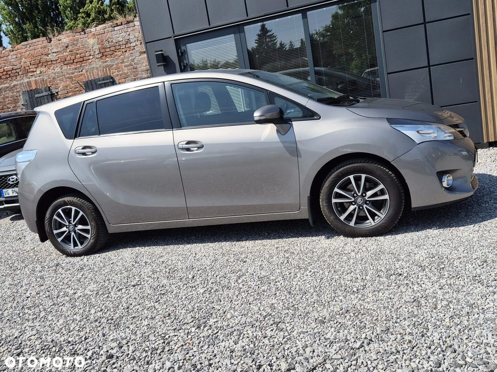 Toyota Verso 1.6 D-4D Prestige - 15