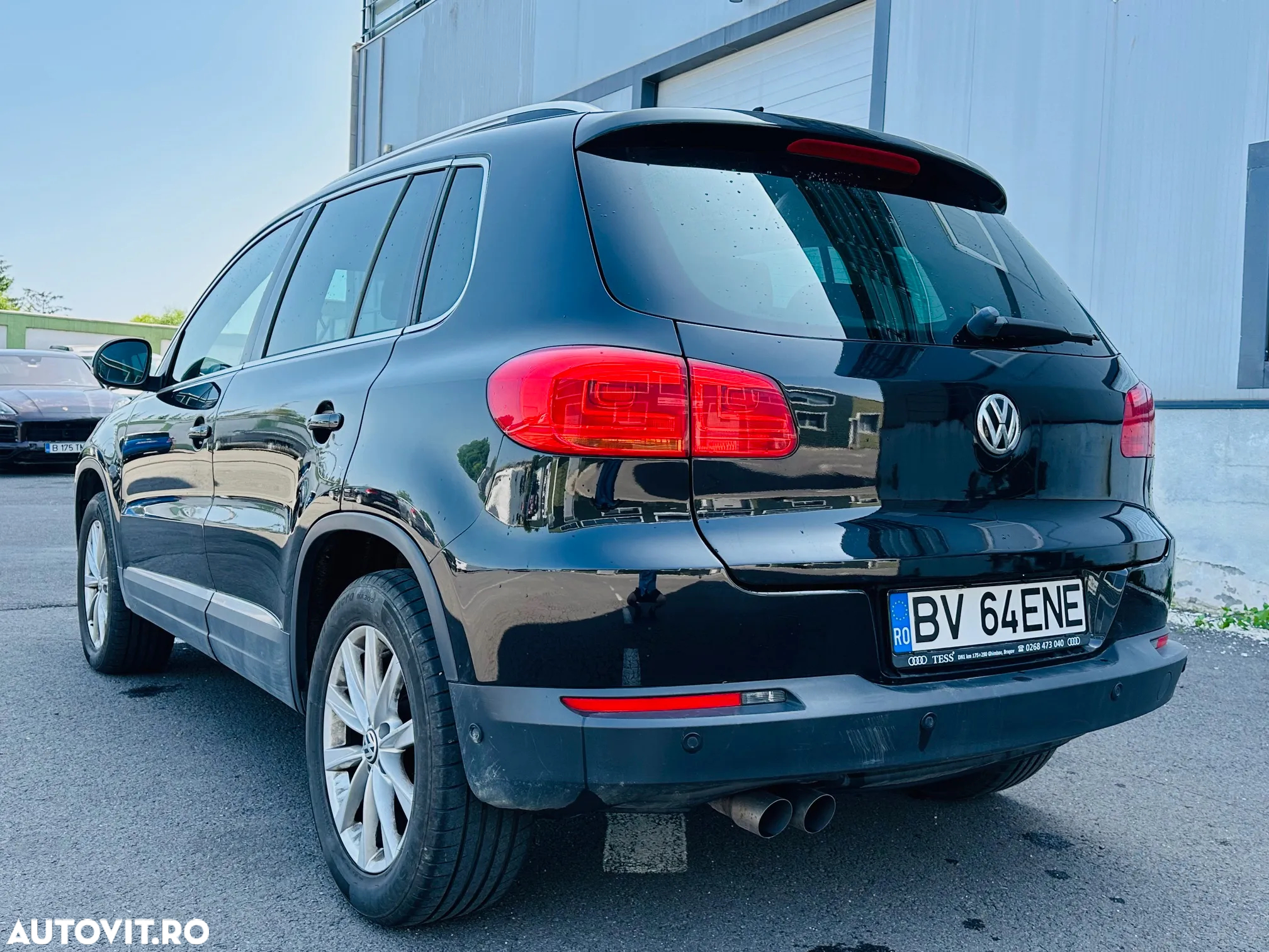Volkswagen Tiguan - 32