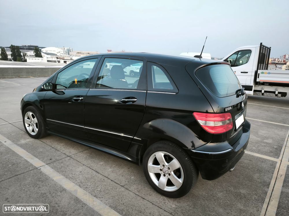 Mercedes-Benz B 180 CDI — fotografia 4