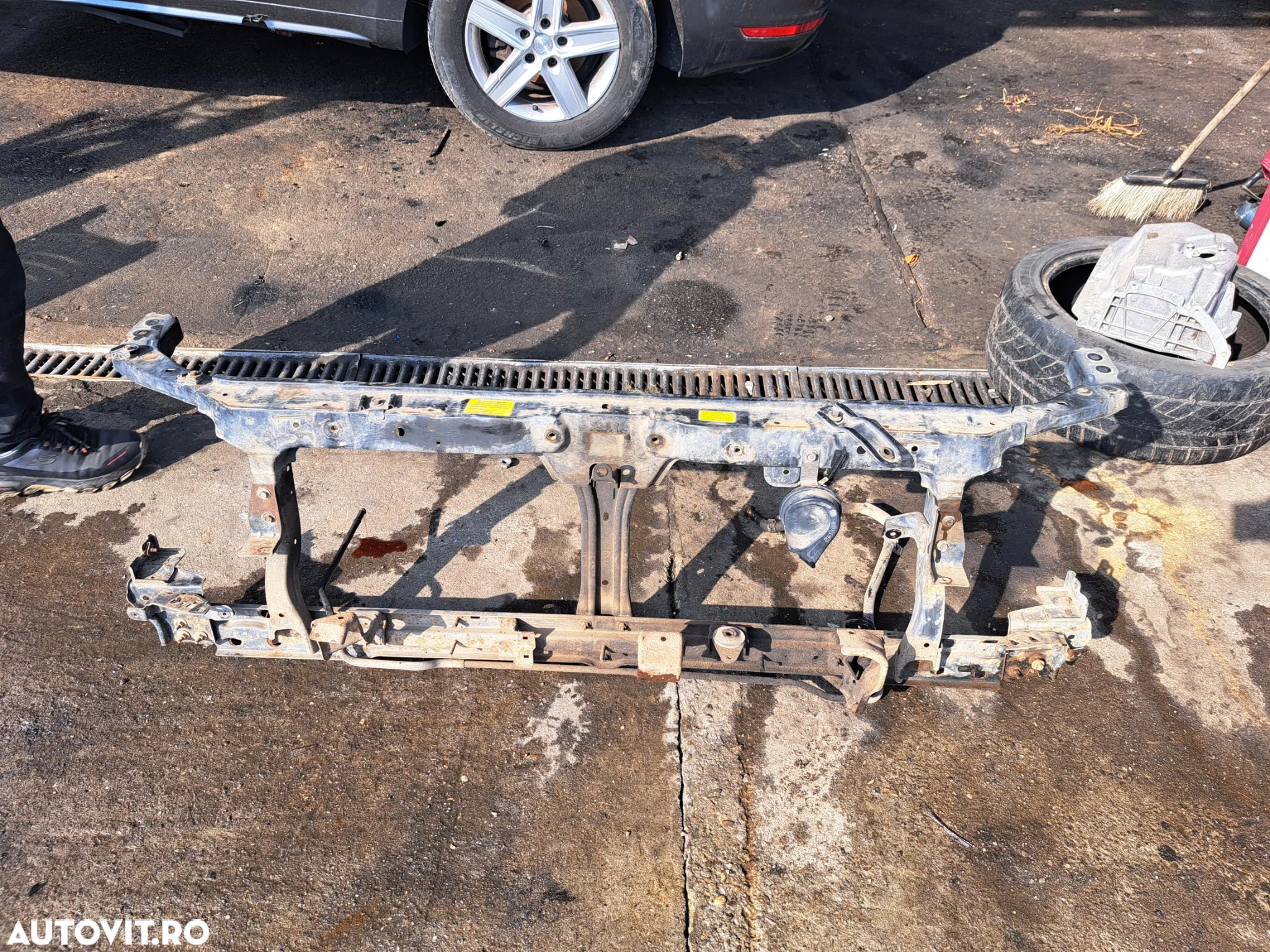 Trager armatura bara fata, Far stanga dreapta Nissan Navara D40 Pathfinder 2.5d 2005-2010 - 2