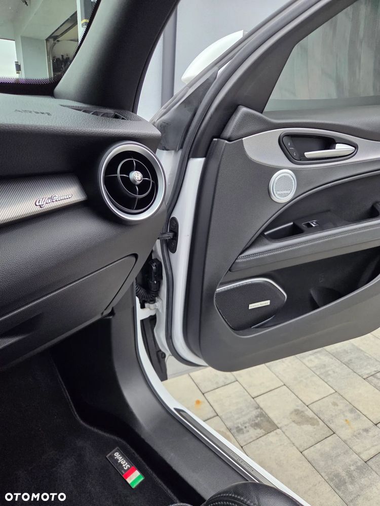 Alfa Romeo Stelvio 2.0 Turbo Veloce TI Q4 - 21