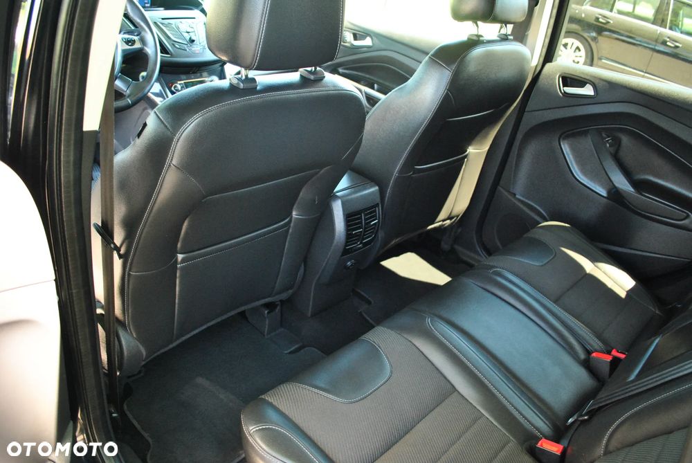 Ford Kuga 2.0 TDCi 2x4 Titanium - 13