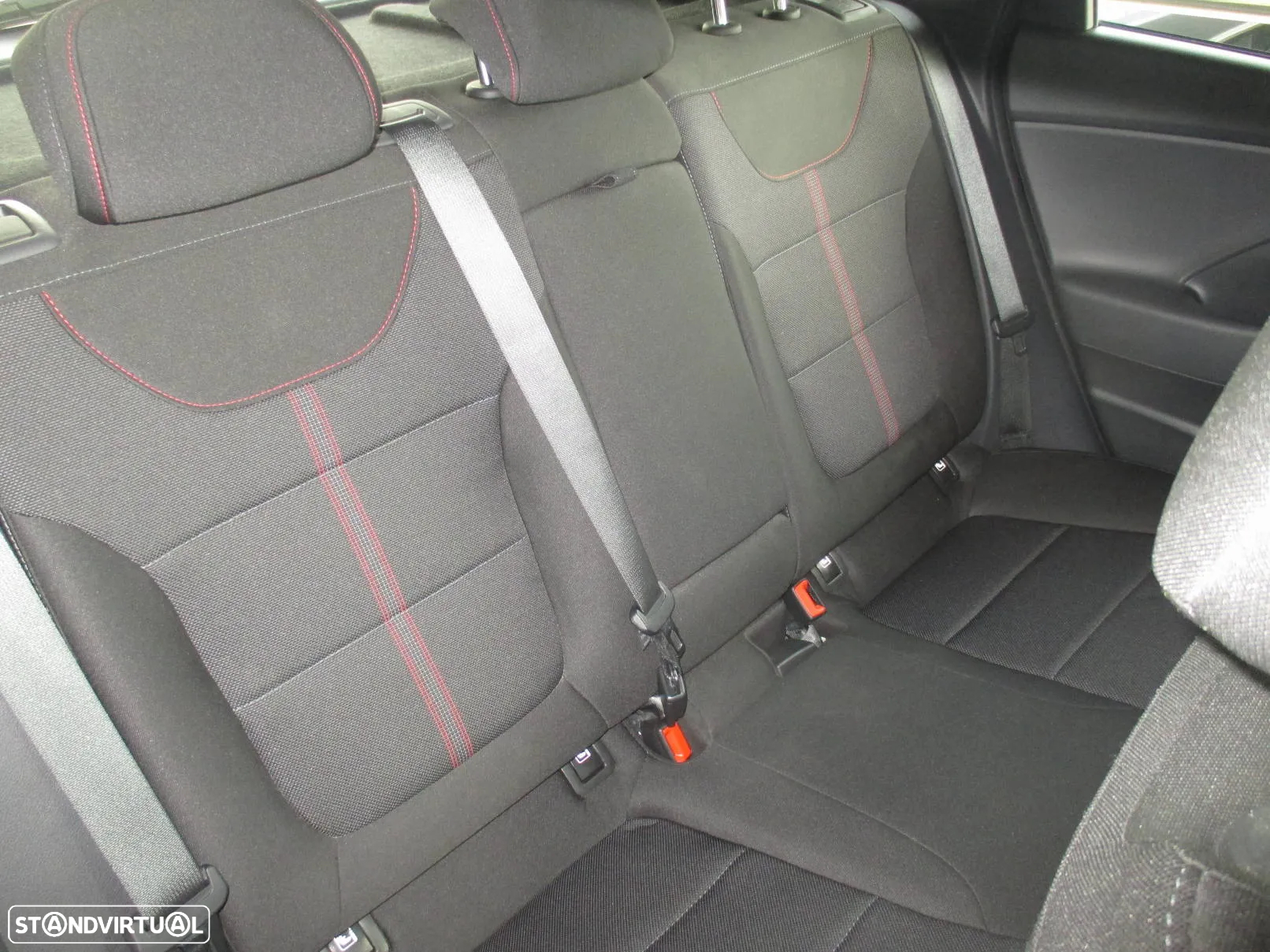 Hyundai i30 1.6 CRDi N-Line 7DCT - 17