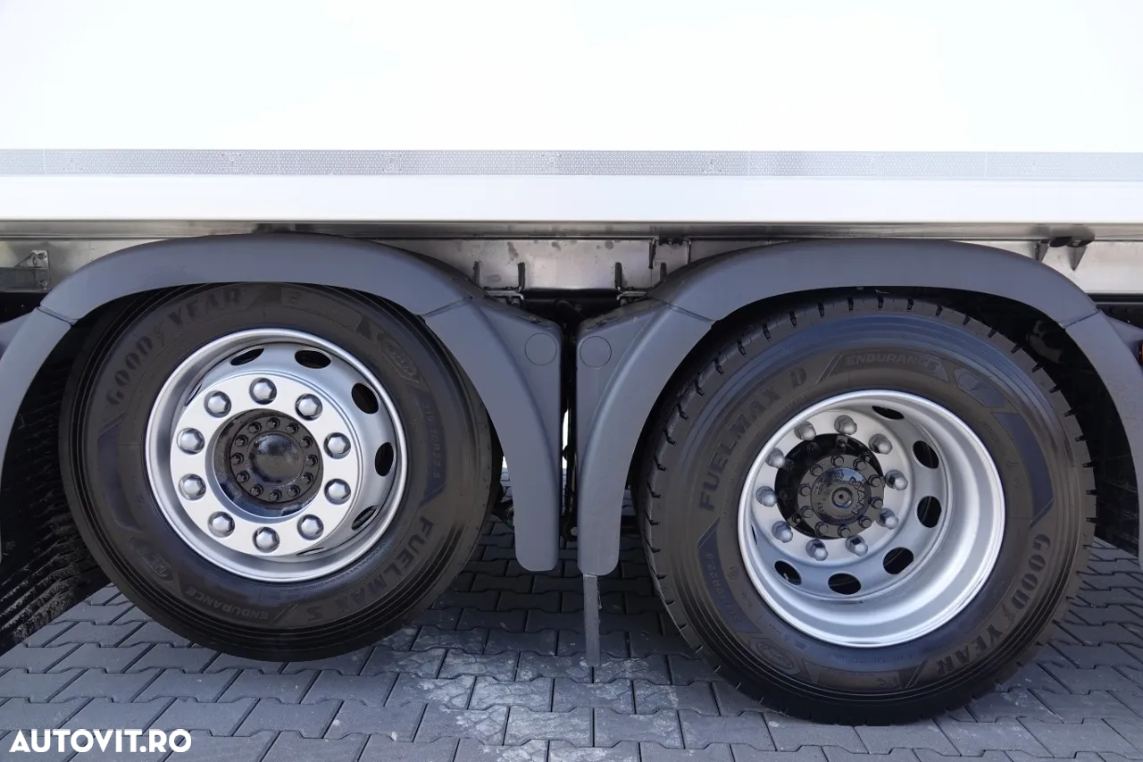 MAN TGX 26.520 / 6x2 / COOLER -8.6 M / UNITATE THERMO KING T-1000R / 2025 R / AXIE LIFTATOR / NOU DIN FABRICĂ - 24