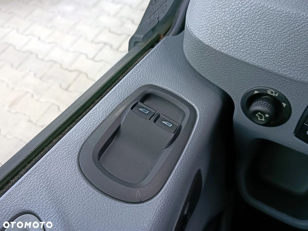 Ford Transit - 12