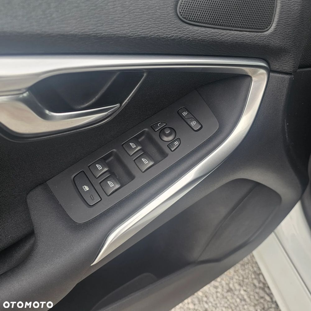 Volvo V40 D2 Kinetic - 12