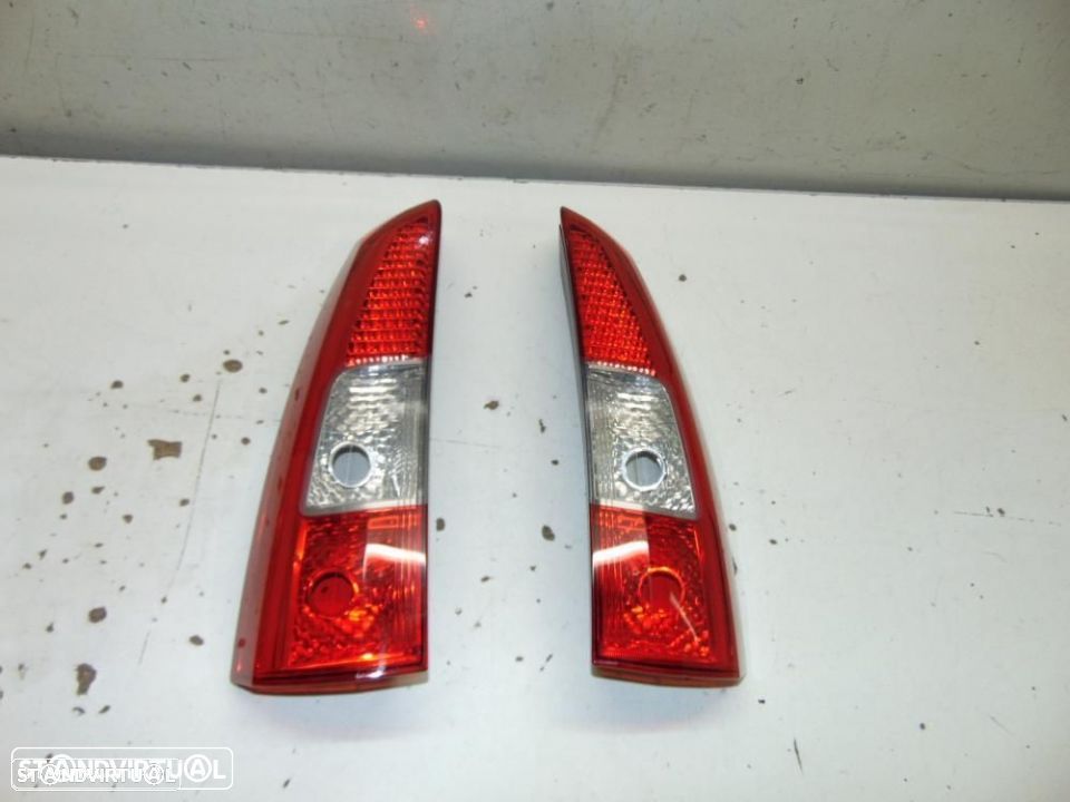 Volvo XC70 ou V70 2006 farolins - 1