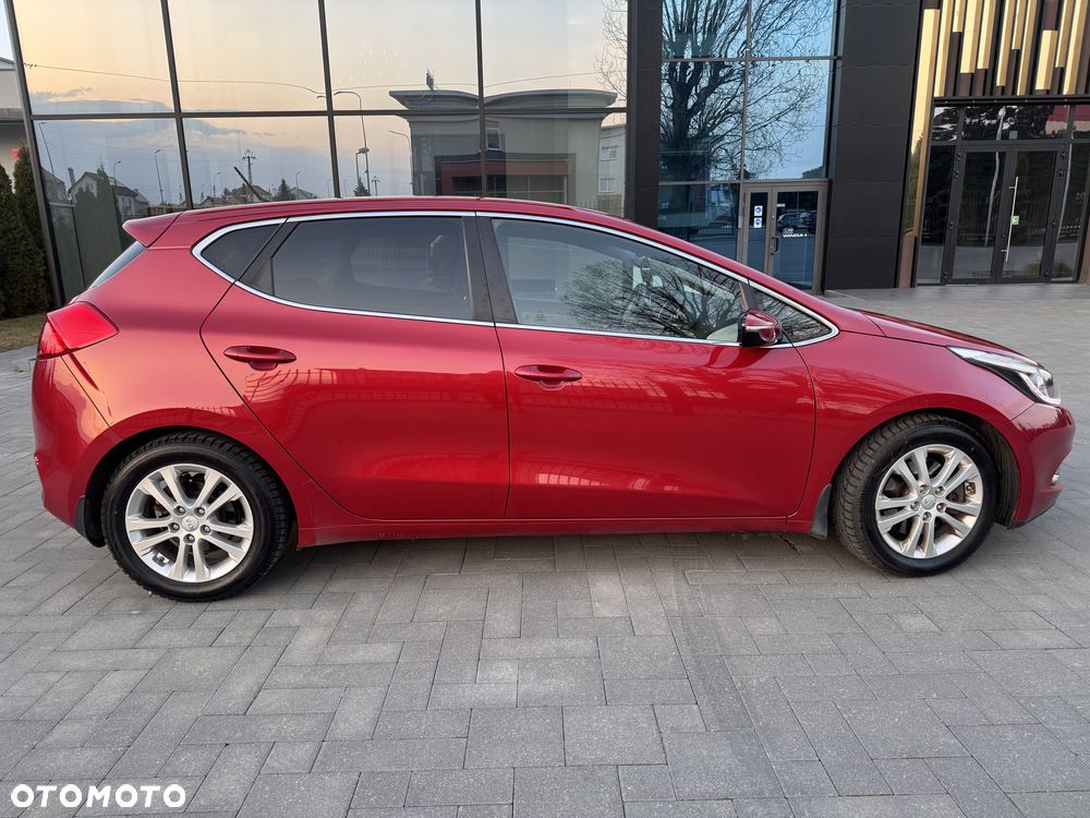 Kia Ceed 1.6 GDI ISG Spirit - 10
