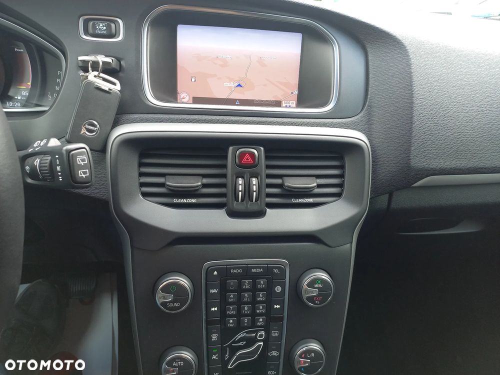 Volvo V40 D2 Momentum - 25