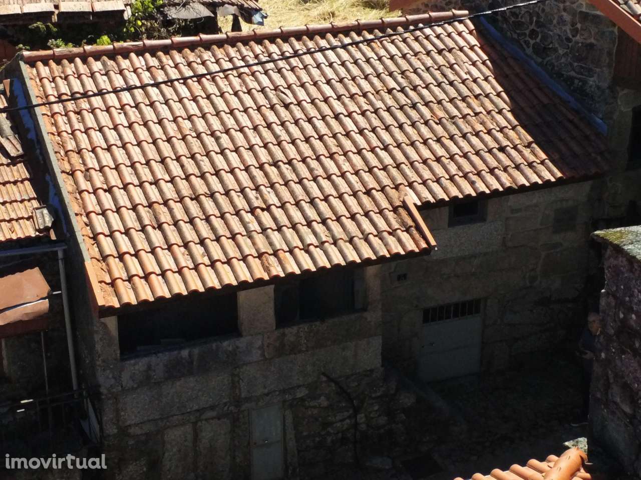 Casa em pedra na zona Gerês em fase final de acabamentos - Grande imagem: 3/14
