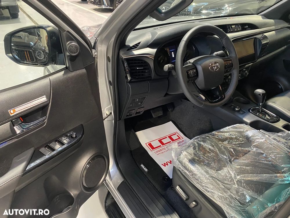 Toyota Hilux 2.8D 204CP 4x4 Double Cab AT MHEV Invincible - 10