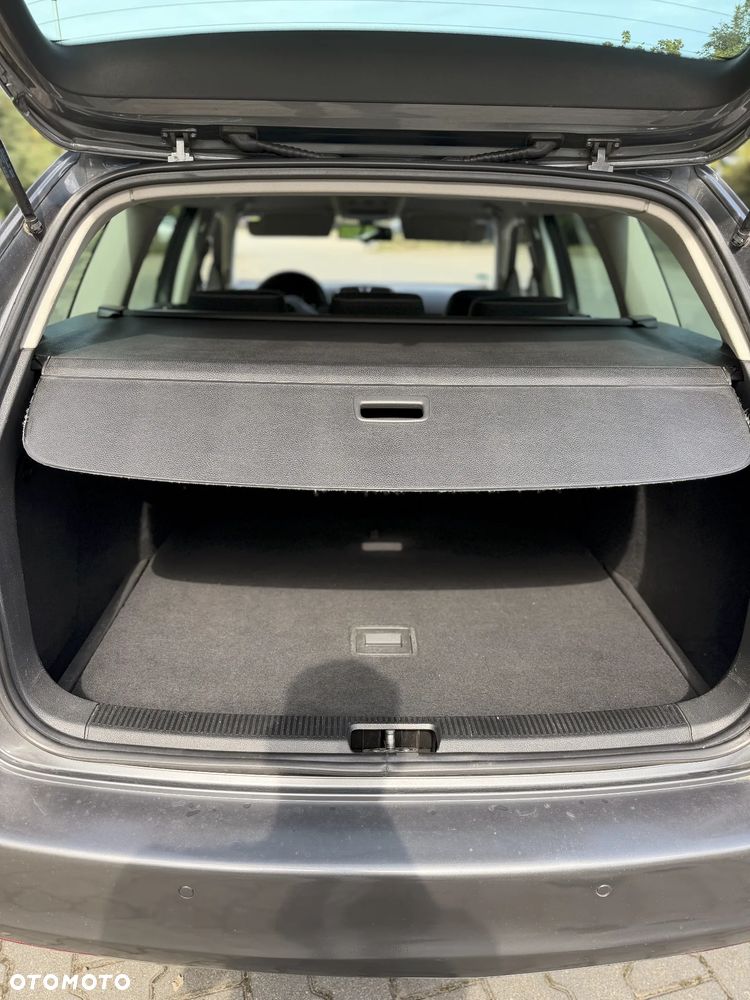 Volkswagen Golf - 6