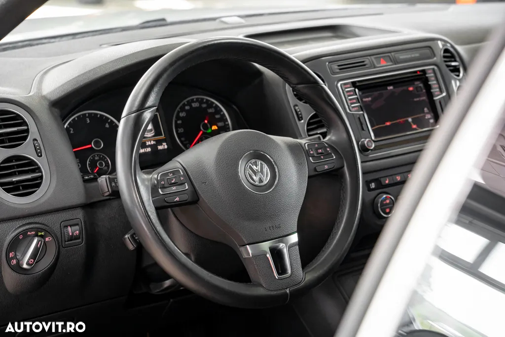 Volkswagen Tiguan 2.0 TDI SCR 4MOTION BlueMotion Technology DSG Sport & Style - 20