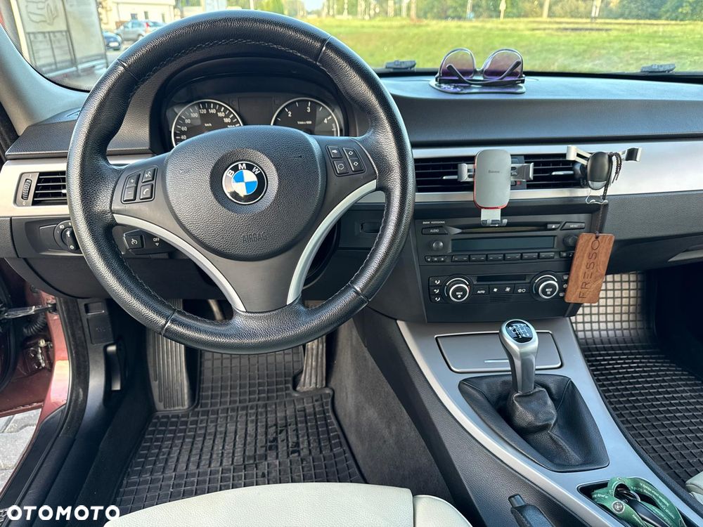 BMW Seria 3 320d - 17