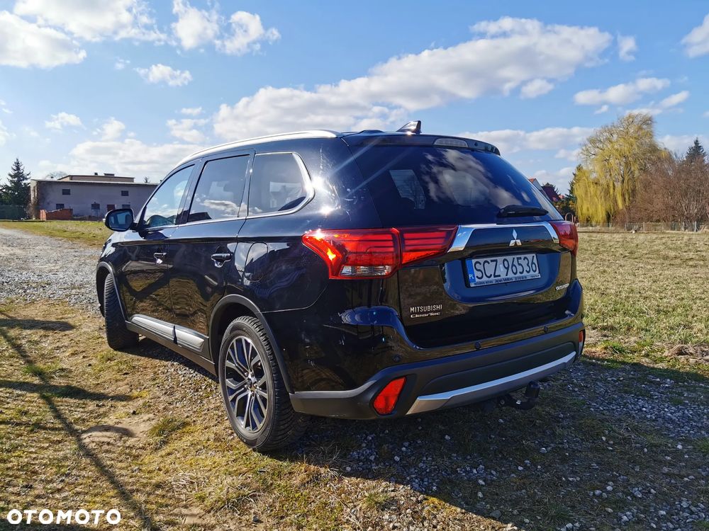 Mitsubishi Outlander 2.0 Intense + Navi 4WD CVT - 26