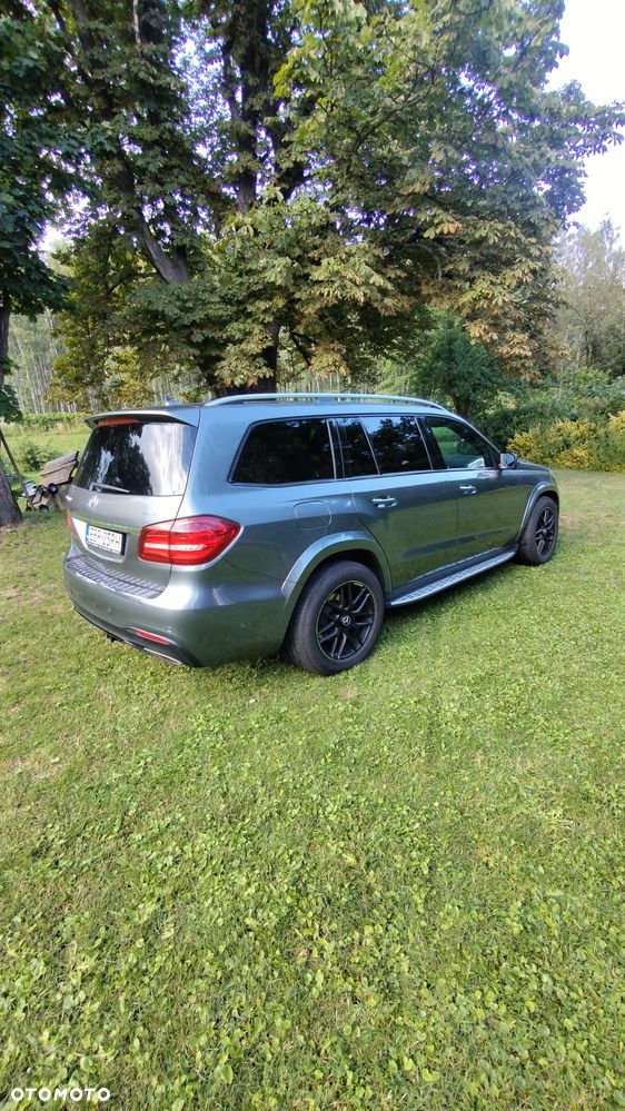 Mercedes-Benz GLS - 1