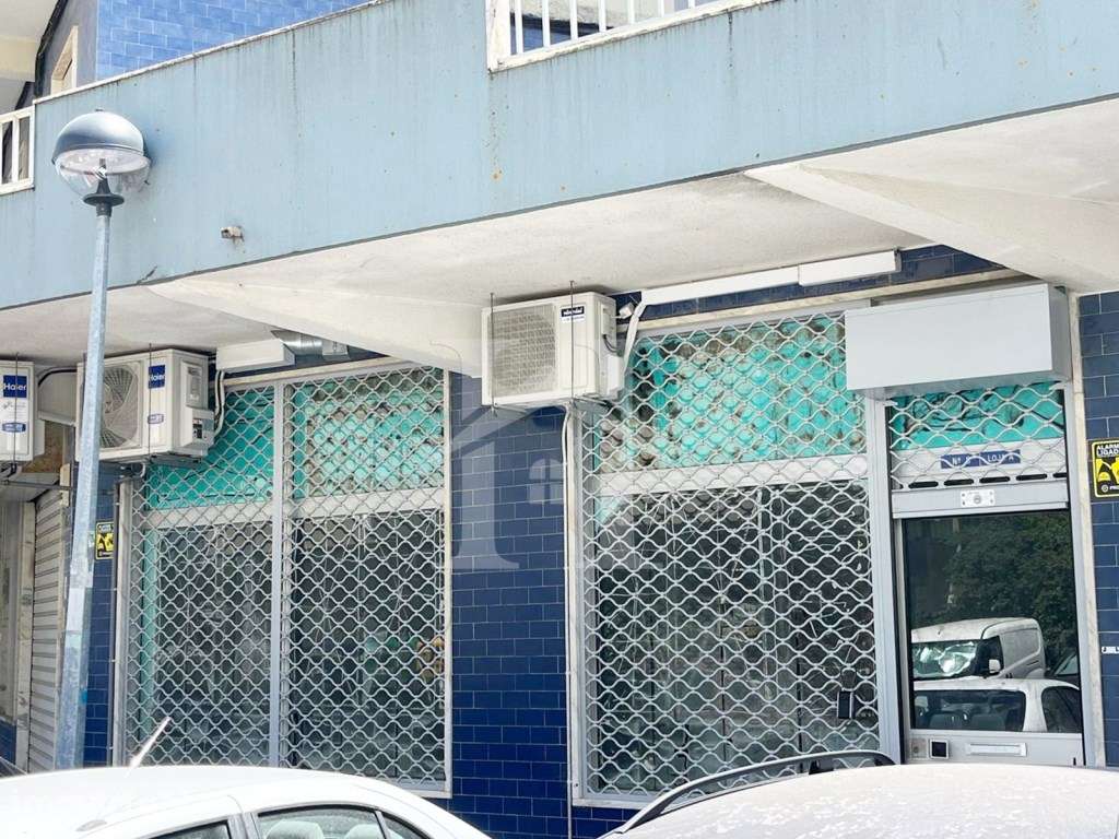 Loja com Excelente Visibilidade em Loures - Grande imagem: 4/10